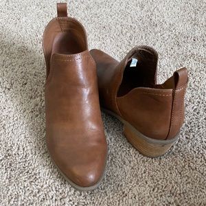 American Eagle boots